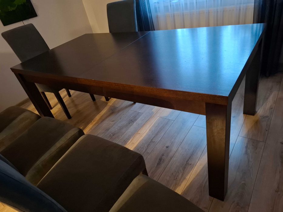 Rozsuwany duży stół