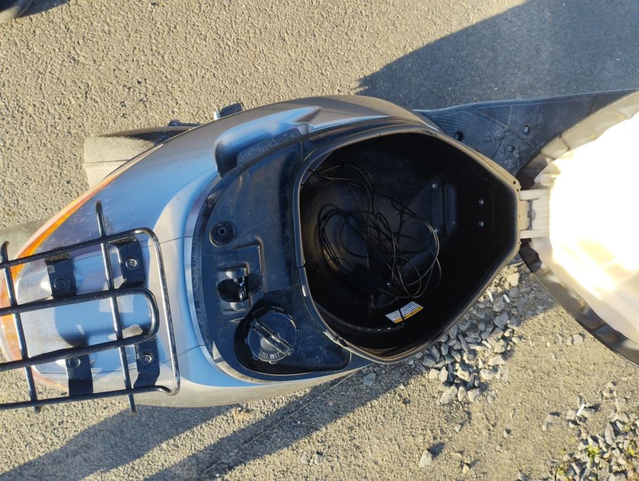 Продам скутер Сузукі адрес в50 інжектор*