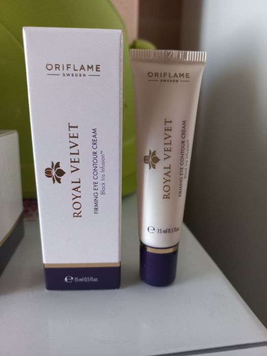 Пiдтягуючий крем капсули для обличчя Royal Velvet 40+ Oriflame Орифлей