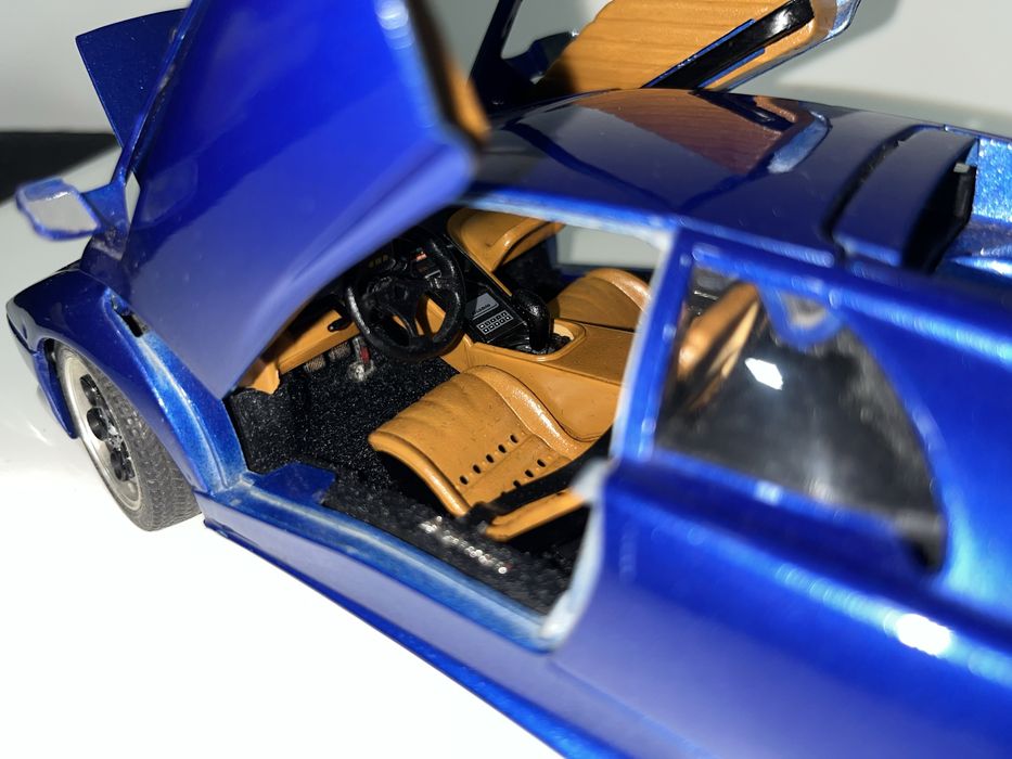 Lamborghini Diablo 1:18 (Descriçao)