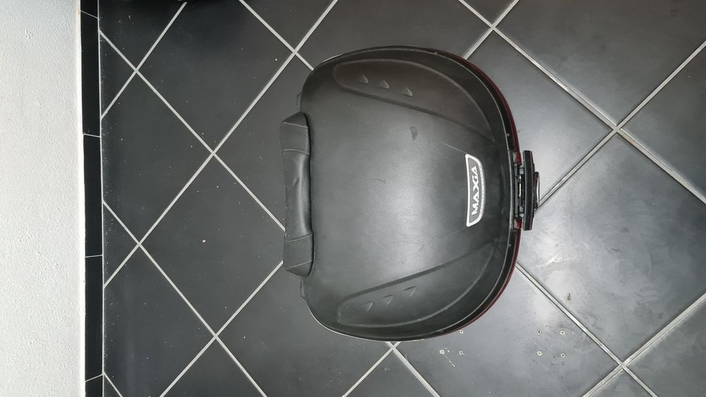 Top Case-  MAXIA