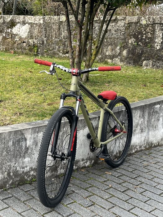 Bicicleta pra wheelling! Ler descricao!!!