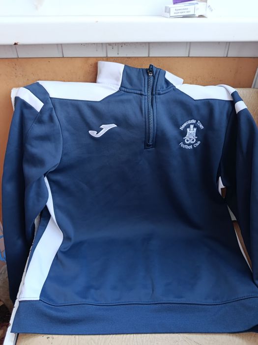 Продам спортивну кофту Joma