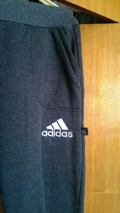 Спортивные штаны Adidas 42 размер на подростка в отличном состоянии