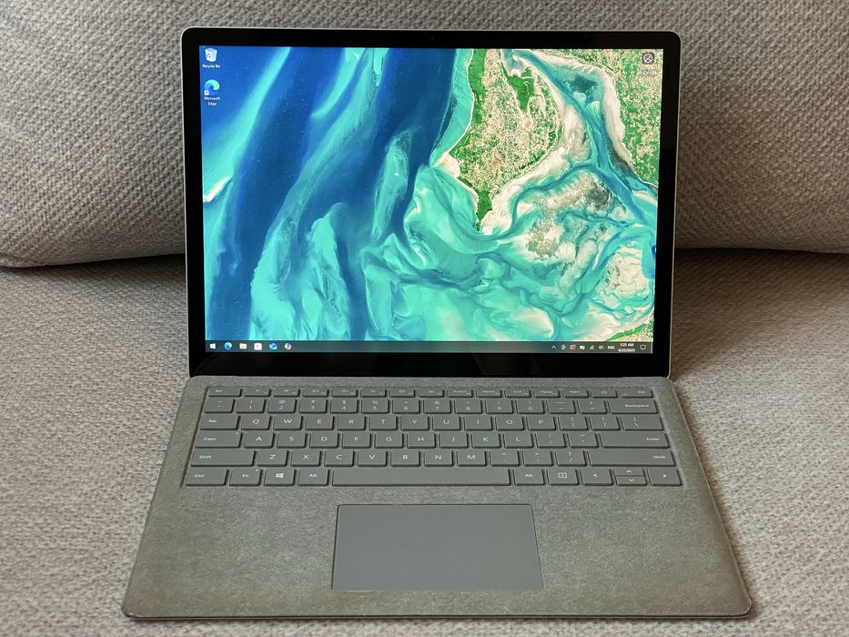 Microsoft Surface Laptop 2 + Windows ліцензія активований