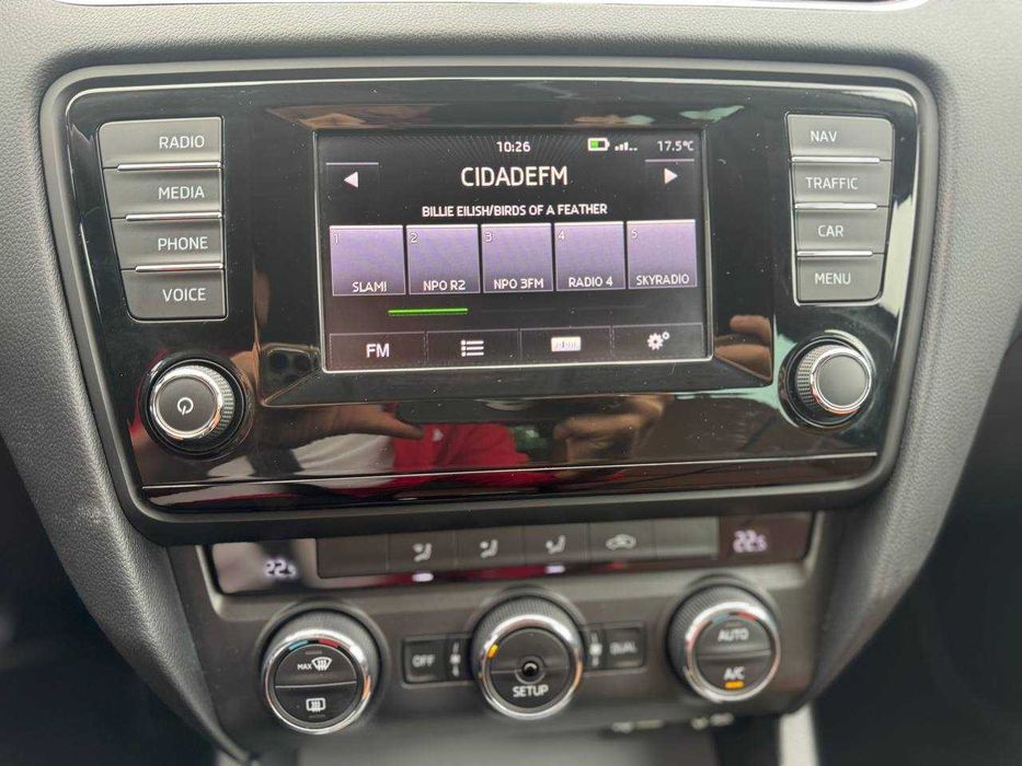 Skoda Octavia A7 Combi 1.6 TDI GreenLine – Caixa Manual 6 Velocidades