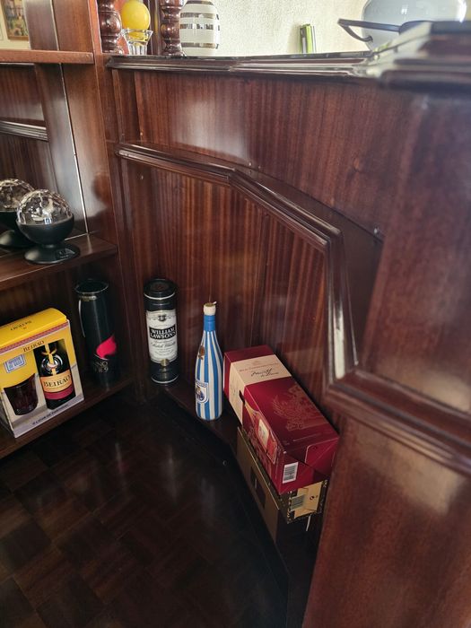 Venda Móvel Bar em Mogno