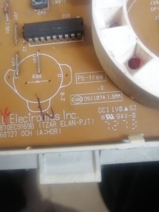 Панель керування пральної машини LG.