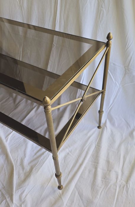 Mesa vintage em latão