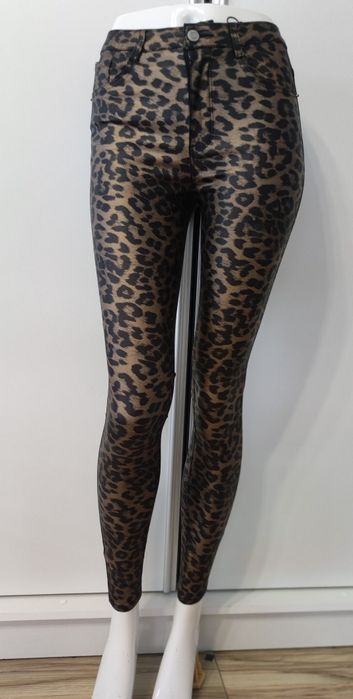 Spodnie rurki woskowane print panterka xs