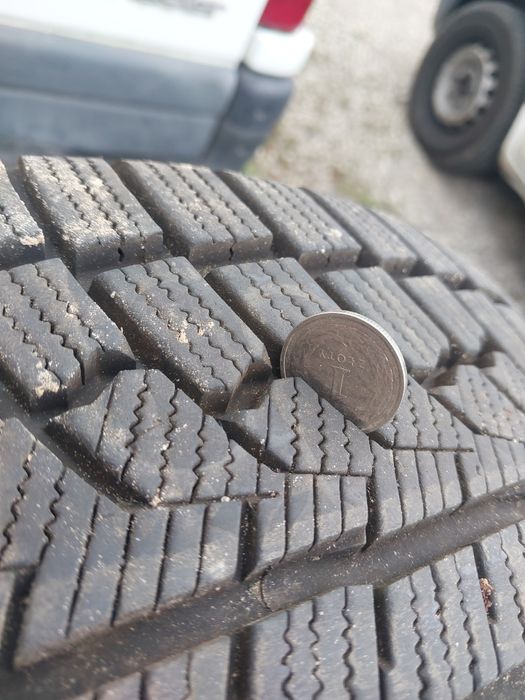 Opony zimowe zeetex  jak nowe