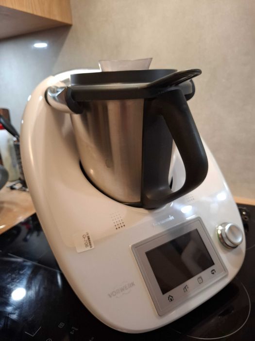 THERMOMIX  z akcesoriami i książką kucharską