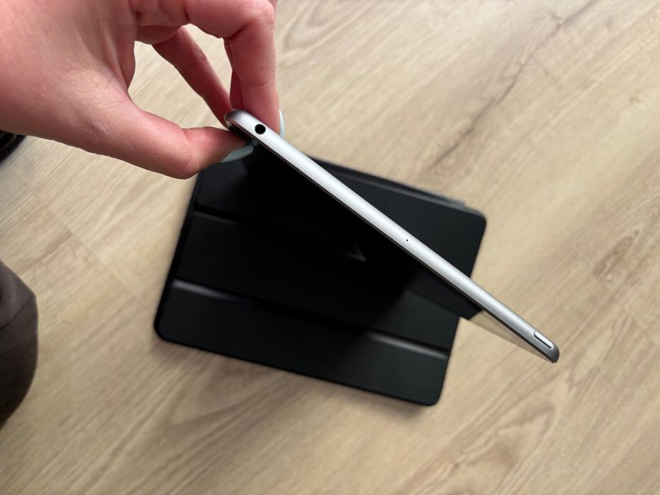iPad 5 generacji A1822