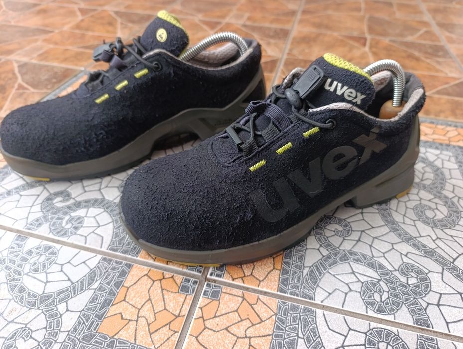 Uvex 38p. Чоловічі робочі кросівки