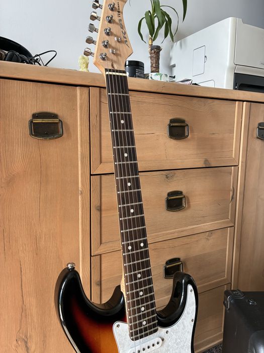 Zestaw Gitara Aria+ Wzmacniacz Line 6 spider