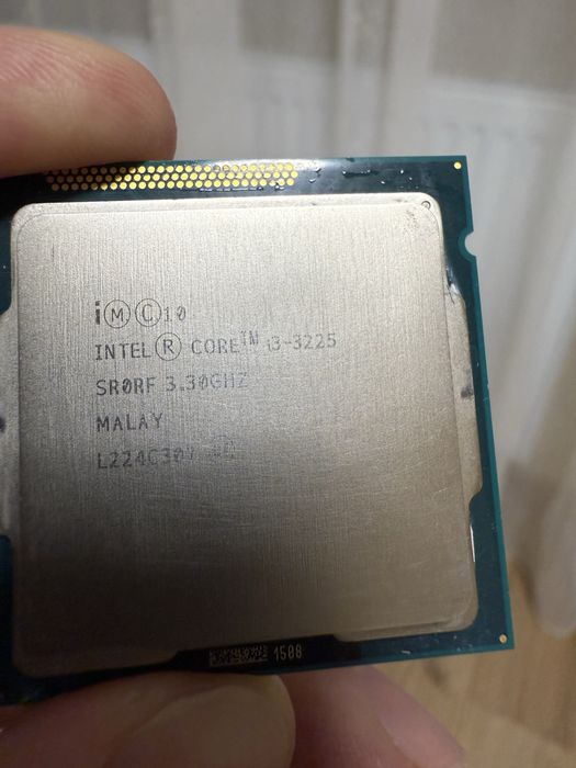 Процессор Intel Core i3-3225 3.30GHz/3M/5GT/s (SR0RF) s1155