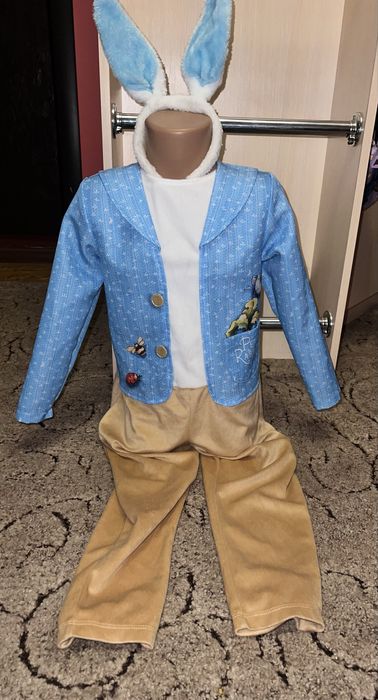 Костюм янгола,зайця, сніговик,кіндер,чупачупс