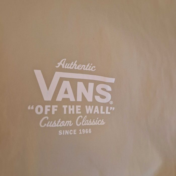 Жіноча вітровка Vans