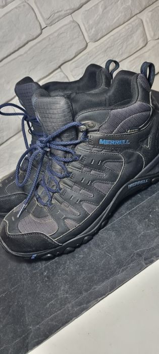 Merrell 46.        .