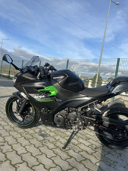 KAWASAKI ninja 400