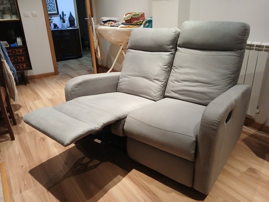 Sofá reclinável para 2 pessoas