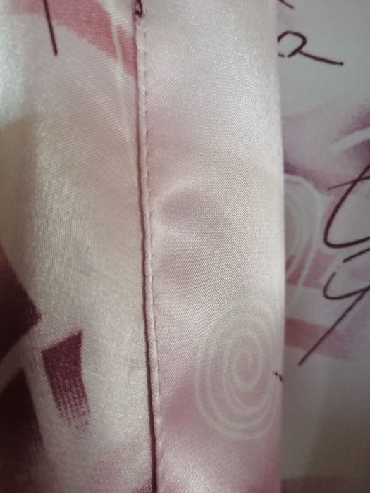 Халат длинный, большой.