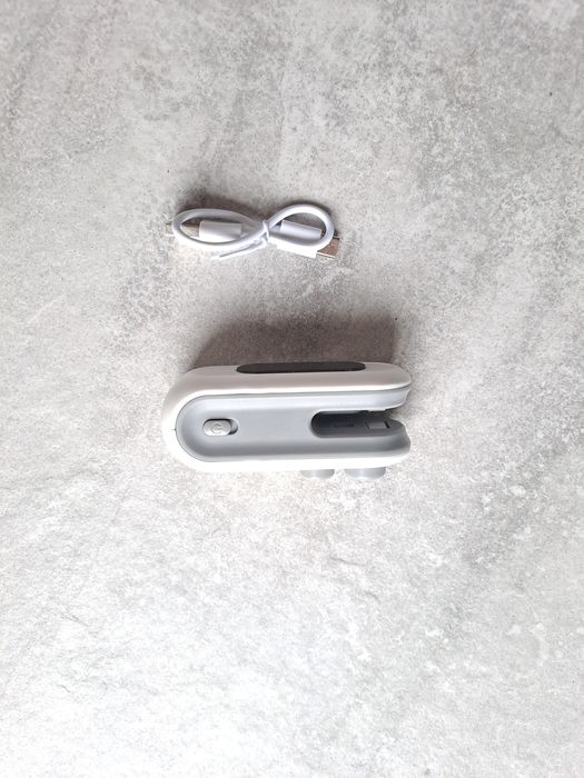 Elektryczny nożyk do obcinania i zgrzewania torebek foliowych