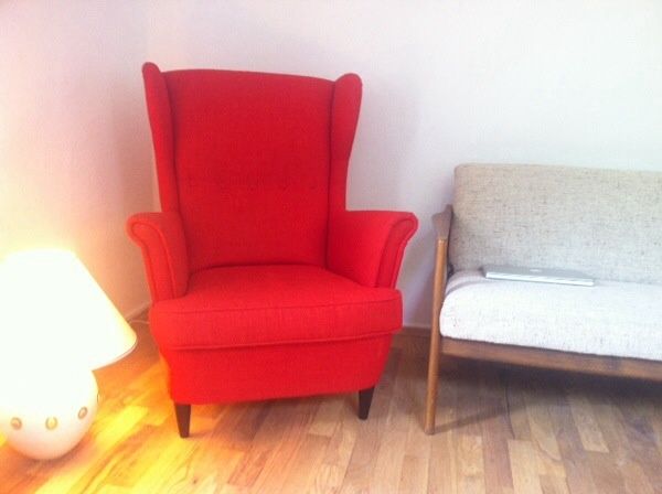 Poltrona Ikea vermelha