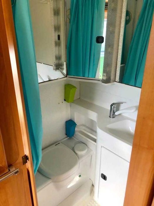 Autocaravana Hymer Integral 2.8 - 6 Lugares Livrete