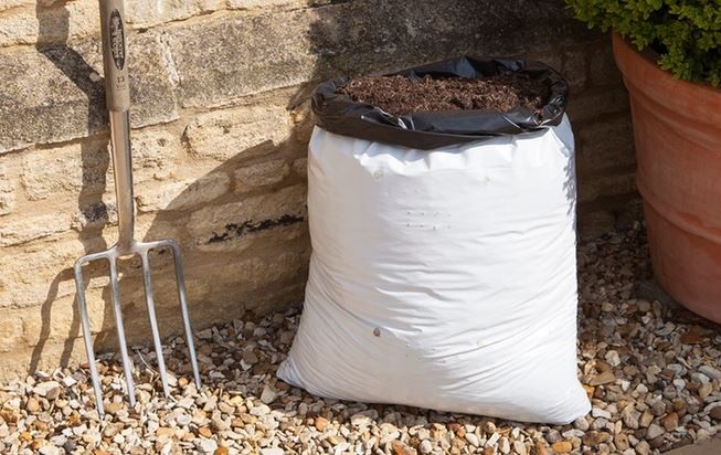 Naturalny obornik koński pod trawę dla roślin,warzyw i drzew owocowych