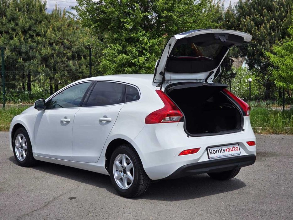 Продам  Volvo V40 2013. Можна в розстрочку, під викуп.