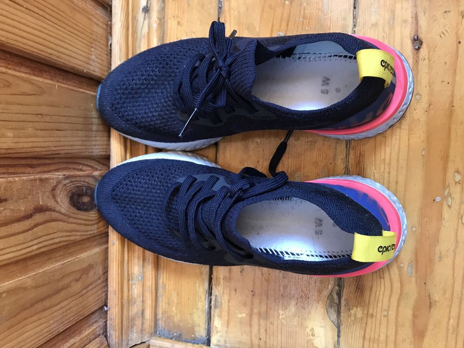 Nike кросівки.
