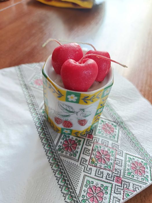 Свічка ручної роботи.