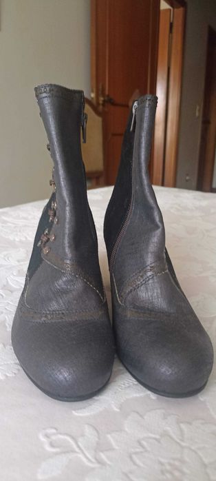 Botas Gold Button
