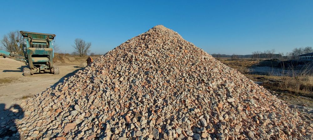 Gruz mielony ceglano- betonowy,ceglany ,kruszywa, piasek, czarnoziem