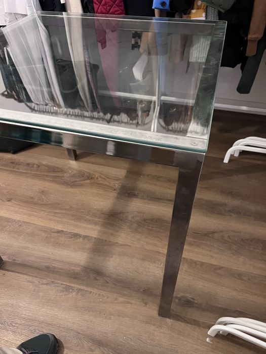 Mesa  com tampo em vidro ikea 73x73cm