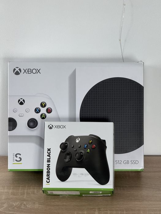 Ігрова консоль Xbox Series S (512 GB SSD) у комплекті з другим оригінальним геймпадом (Carbon Black).