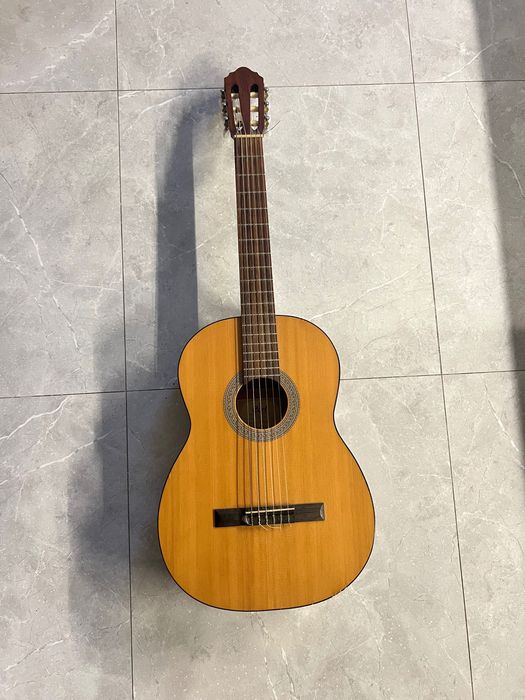 Продам Гитару + Чехол в подарок