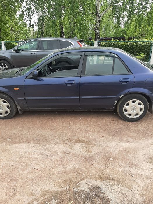 Мазда 323 2001г.