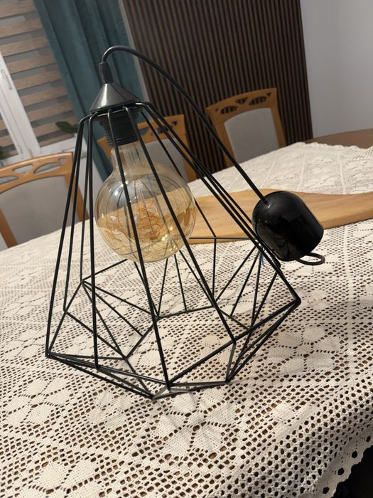 Lampa sufitowa z żarówką