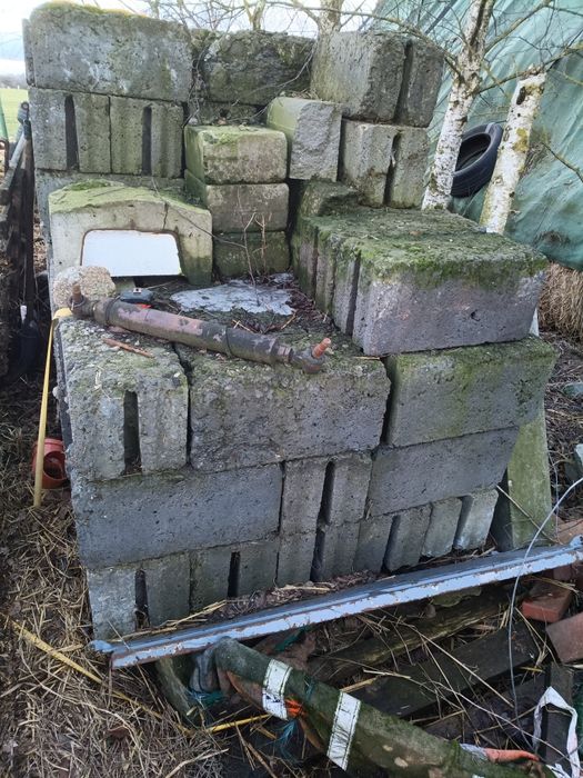 Pustaki bloczki betonowe