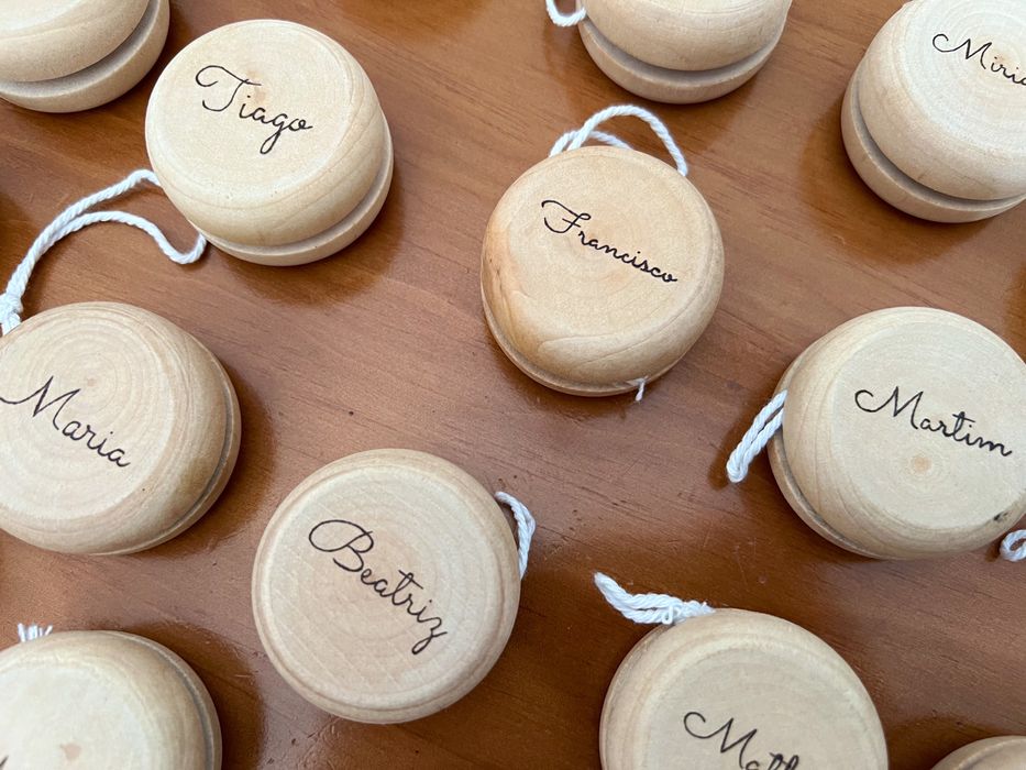 Io-ios de Madeira personalizáveis