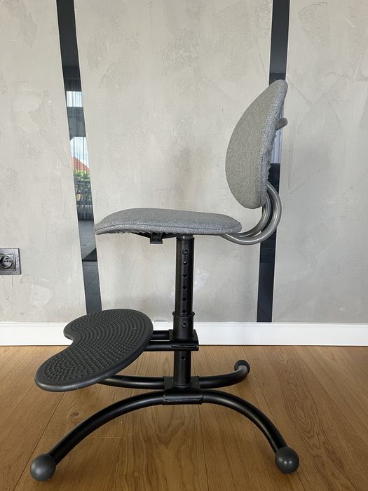 Kinnarps Casper ergonomiczne krzesło rosnące z dzieckiem