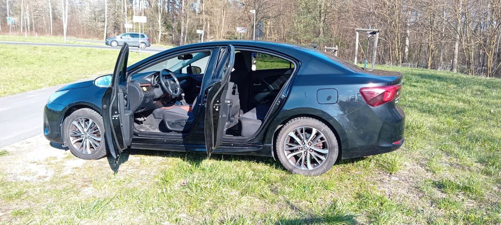Toyota Avensis 2015
