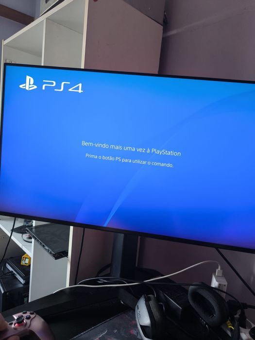 Ps4 com comando 1