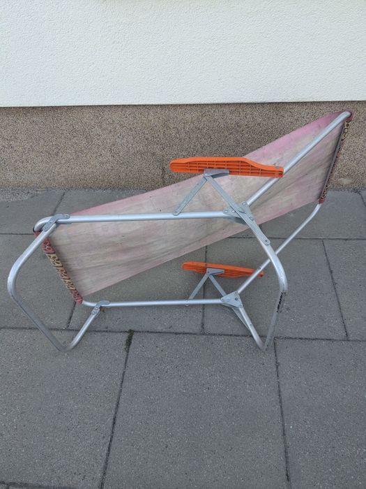 Leżak ogrodowy metalowy