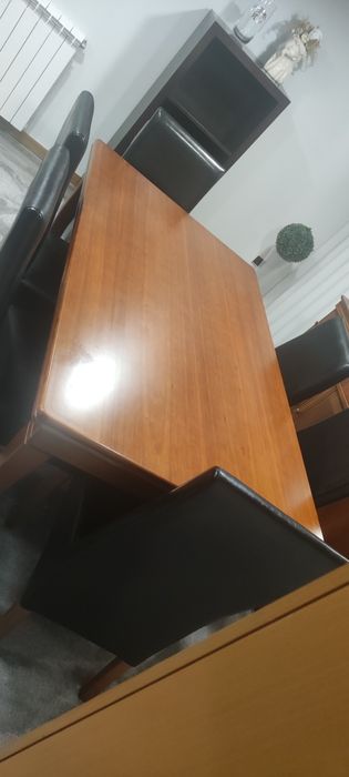 Mesa de Jantar Extensível em Madeira + 6 Cadeiras | Muito Estimada