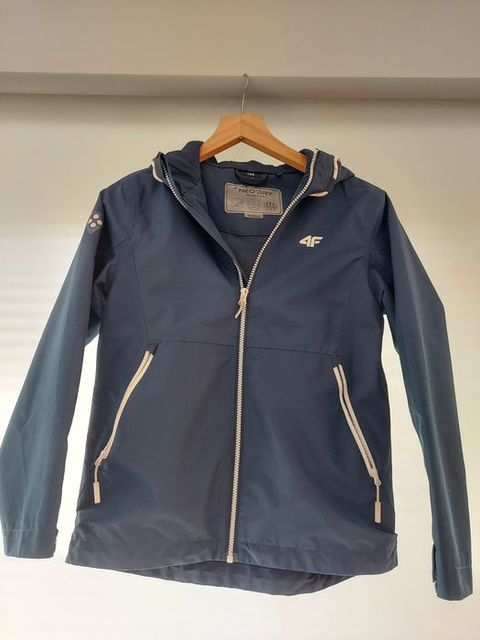 Kurtka softshell firmy 4f rozmiar 152