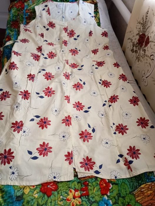 Халати ,плаття жіночі.