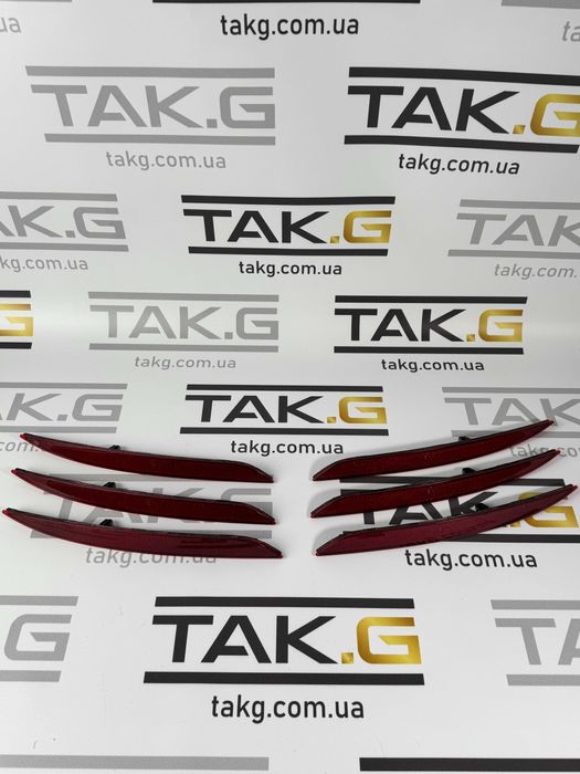 Катафот отражатель в бампери та крила Tesla Model 3 Y X